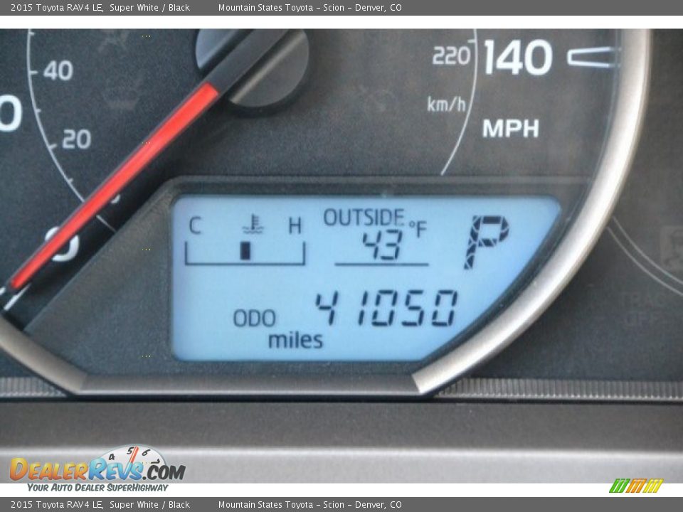 2015 Toyota RAV4 LE Super White / Black Photo #29