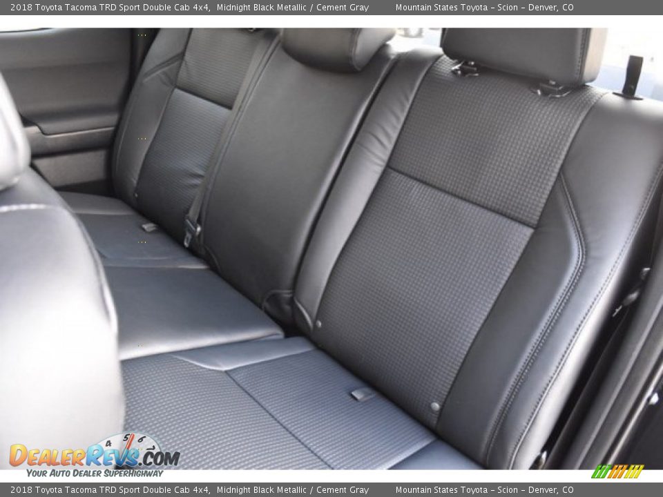 2018 Toyota Tacoma TRD Sport Double Cab 4x4 Midnight Black Metallic / Cement Gray Photo #16