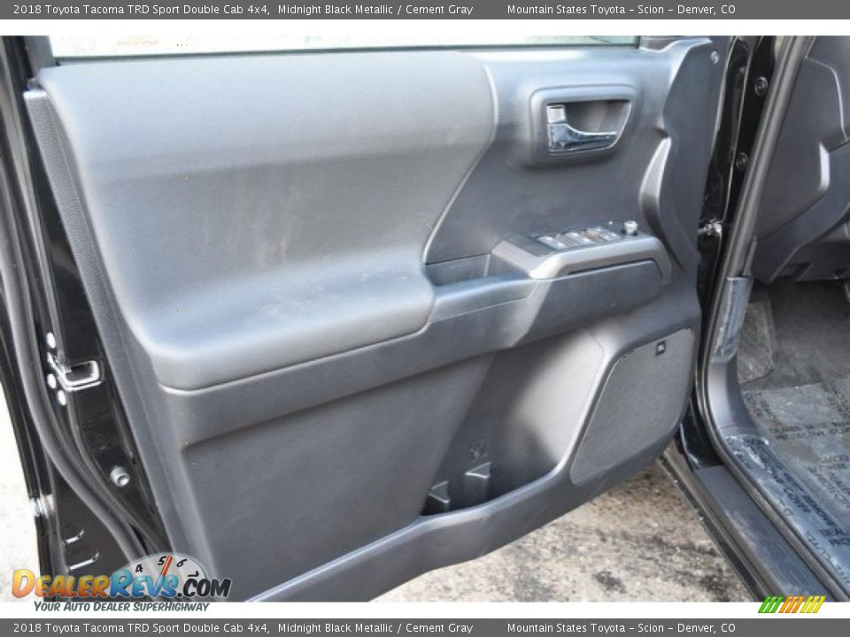 2018 Toyota Tacoma TRD Sport Double Cab 4x4 Midnight Black Metallic / Cement Gray Photo #20