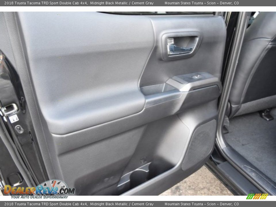 2018 Toyota Tacoma TRD Sport Double Cab 4x4 Midnight Black Metallic / Cement Gray Photo #21