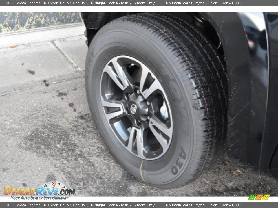 2018 Toyota Tacoma TRD Sport Double Cab 4x4 Midnight Black Metallic / Cement Gray Photo #32