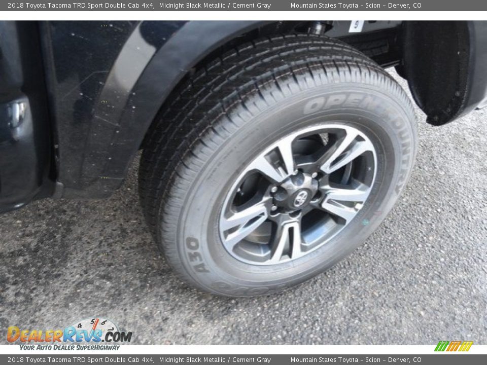 2018 Toyota Tacoma TRD Sport Double Cab 4x4 Midnight Black Metallic / Cement Gray Photo #33
