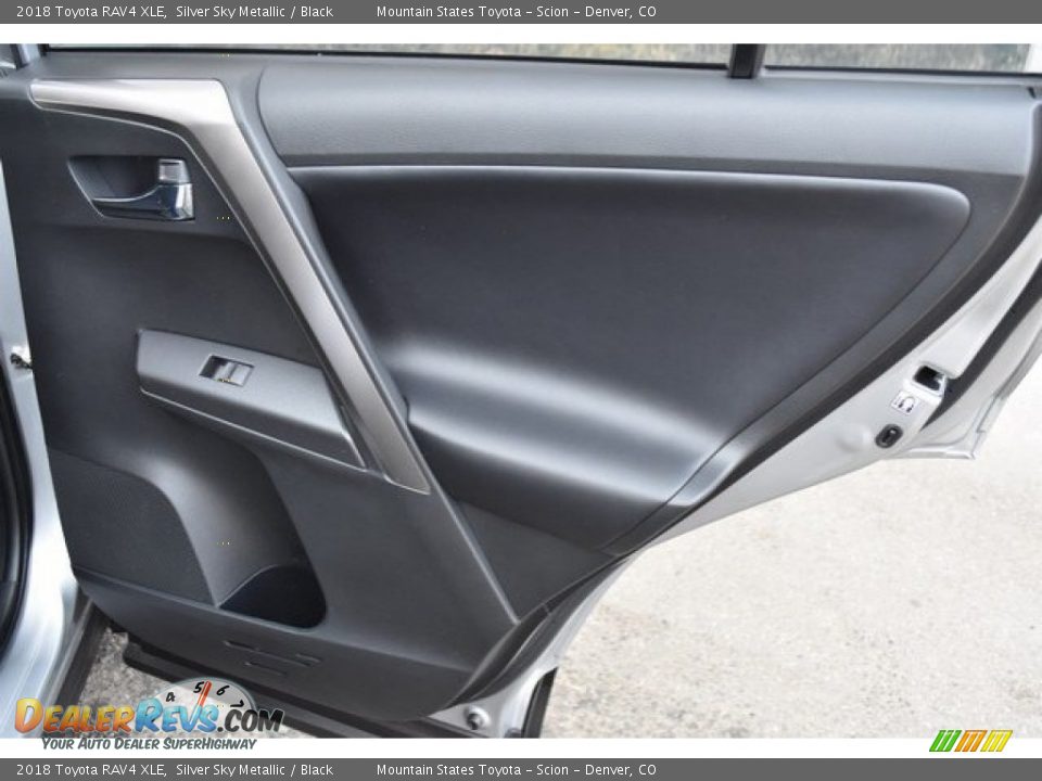 2018 Toyota RAV4 XLE Silver Sky Metallic / Black Photo #29