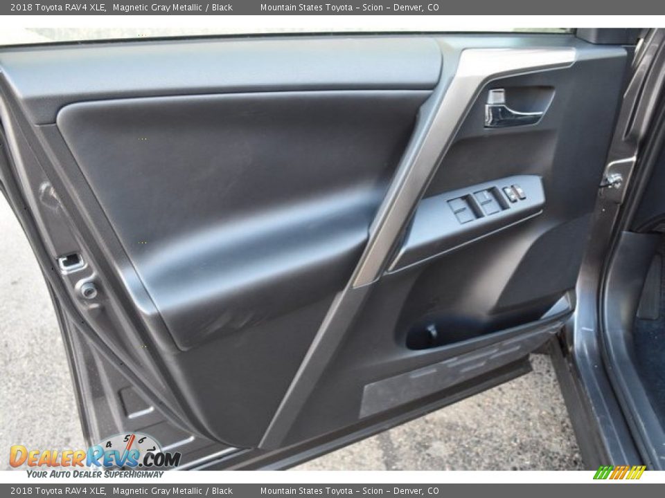 2018 Toyota RAV4 XLE Magnetic Gray Metallic / Black Photo #20