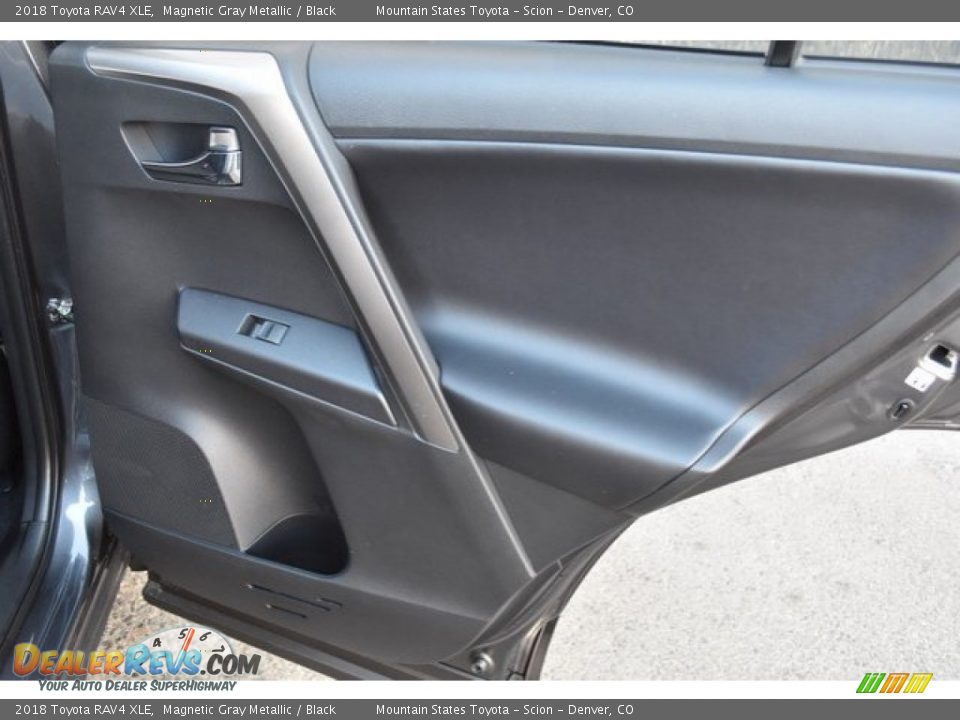 2018 Toyota RAV4 XLE Magnetic Gray Metallic / Black Photo #23