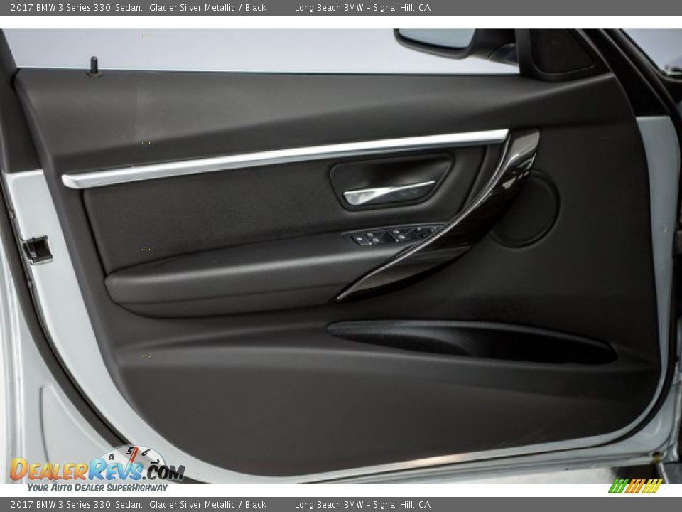 2017 BMW 3 Series 330i Sedan Glacier Silver Metallic / Black Photo #18