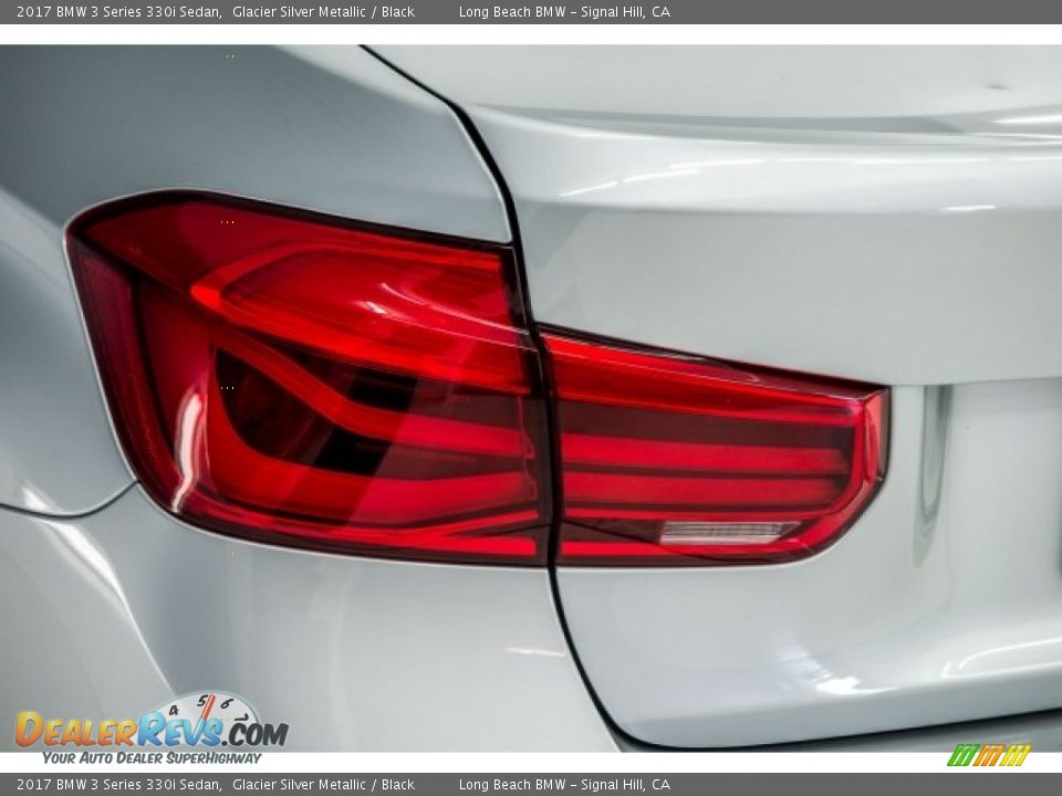 2017 BMW 3 Series 330i Sedan Glacier Silver Metallic / Black Photo #19