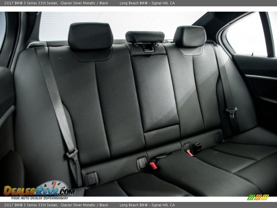 2017 BMW 3 Series 330i Sedan Glacier Silver Metallic / Black Photo #27