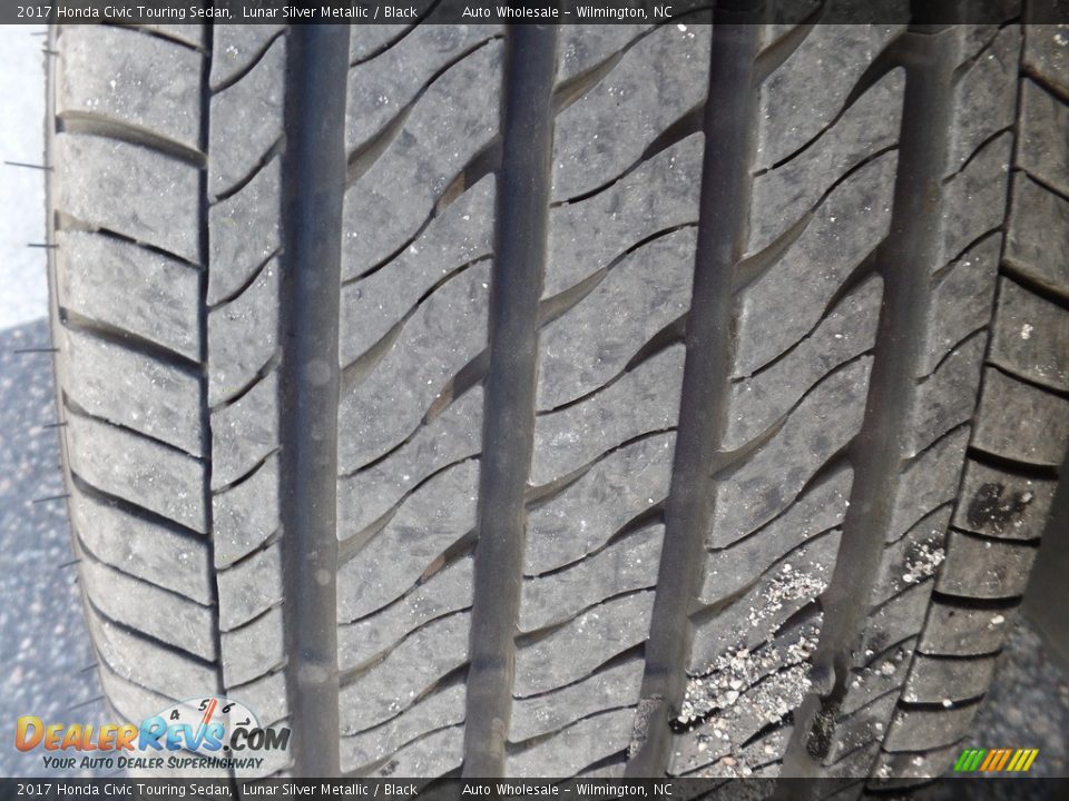 2017 Honda Civic Touring Sedan Lunar Silver Metallic / Black Photo #9