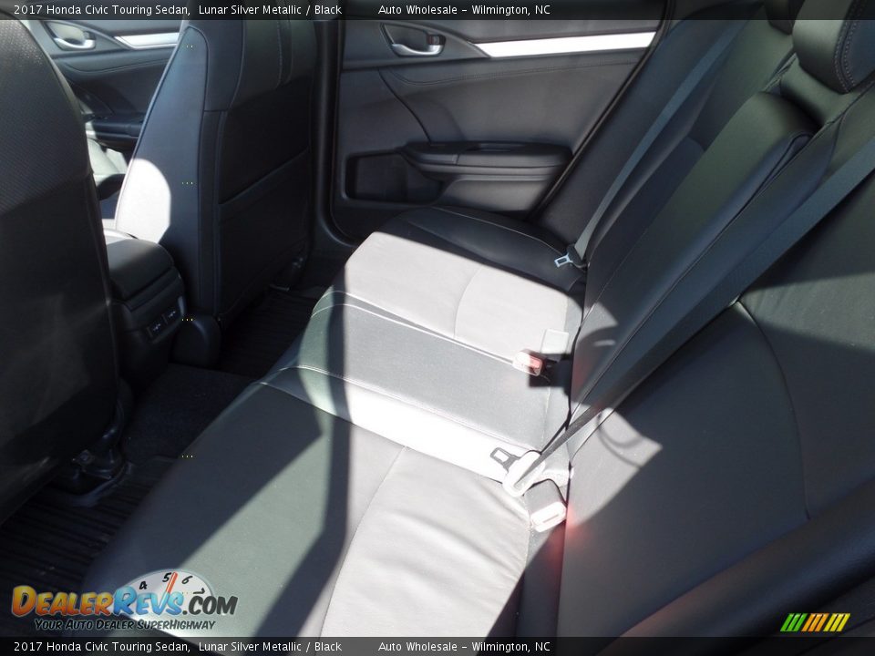 2017 Honda Civic Touring Sedan Lunar Silver Metallic / Black Photo #12
