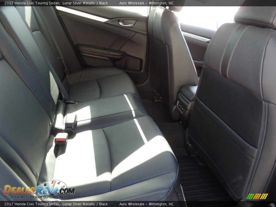 2017 Honda Civic Touring Sedan Lunar Silver Metallic / Black Photo #14