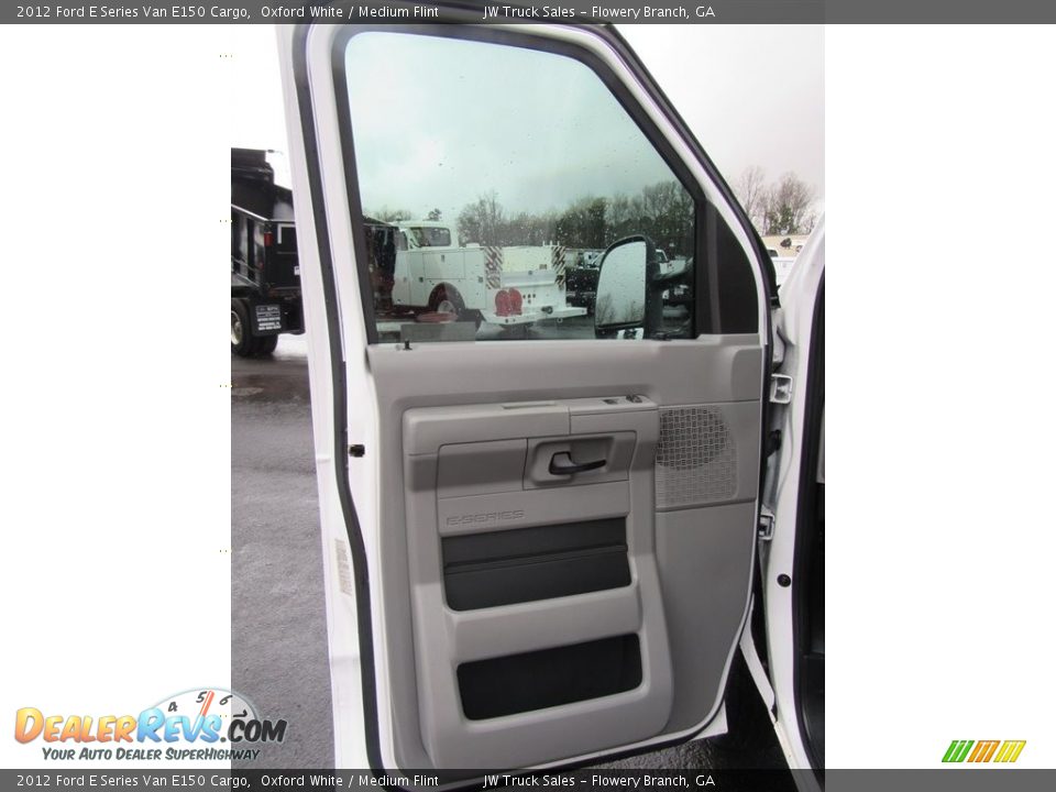 2012 Ford E Series Van E150 Cargo Oxford White / Medium Flint Photo #30