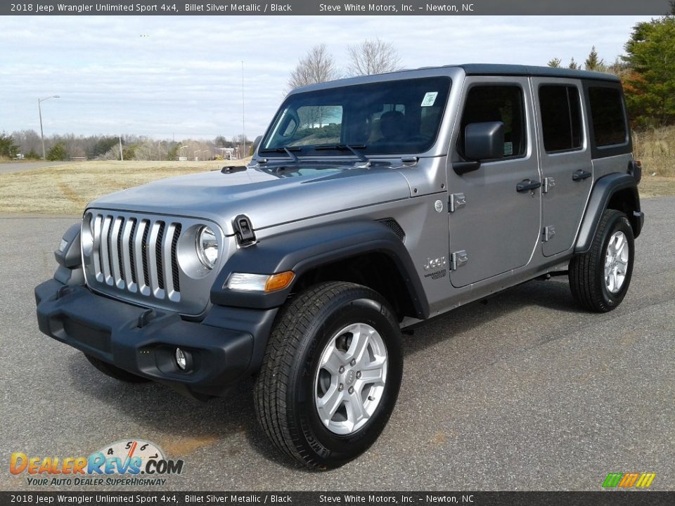 Front 3/4 View of 2018 Jeep Wrangler Unlimited Sport 4x4 Photo #2