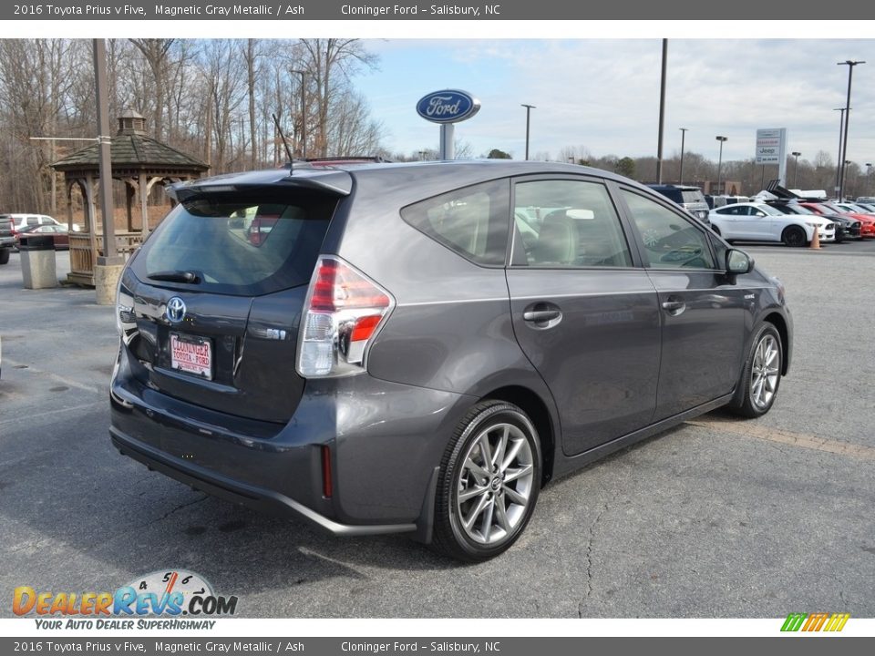 2016 Toyota Prius v Five Magnetic Gray Metallic / Ash Photo #3