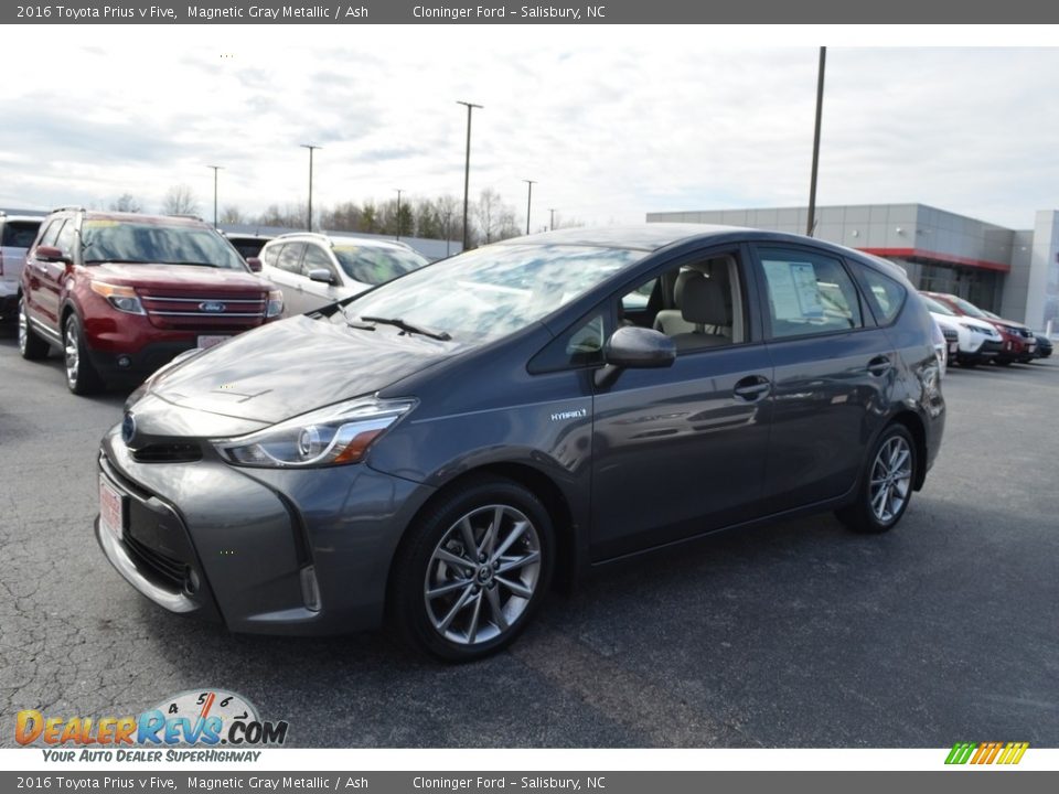 2016 Toyota Prius v Five Magnetic Gray Metallic / Ash Photo #6