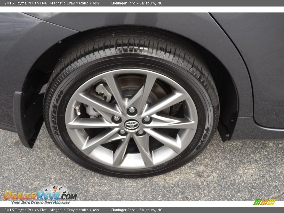 2016 Toyota Prius v Five Magnetic Gray Metallic / Ash Photo #7