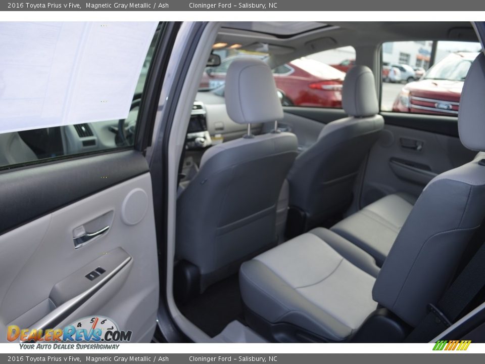 2016 Toyota Prius v Five Magnetic Gray Metallic / Ash Photo #12