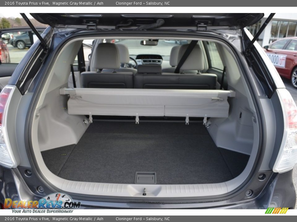 2016 Toyota Prius v Five Magnetic Gray Metallic / Ash Photo #13