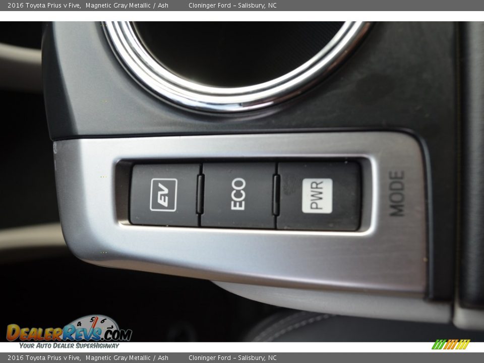 2016 Toyota Prius v Five Magnetic Gray Metallic / Ash Photo #23