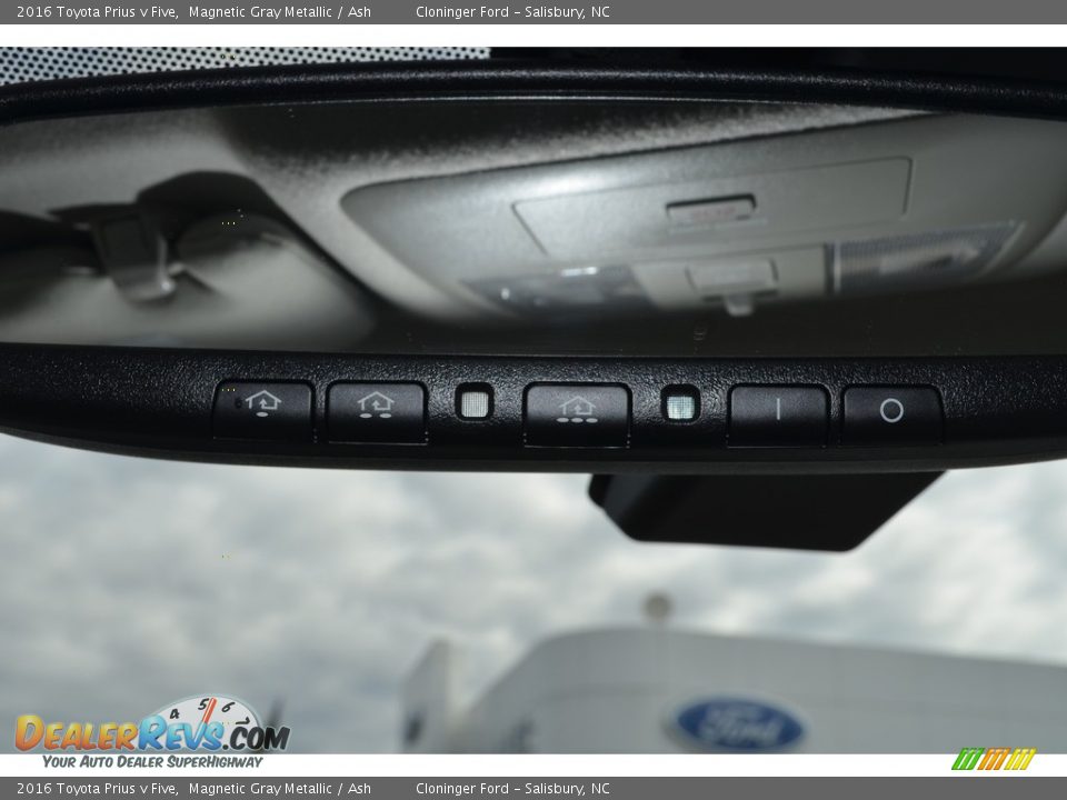 2016 Toyota Prius v Five Magnetic Gray Metallic / Ash Photo #27