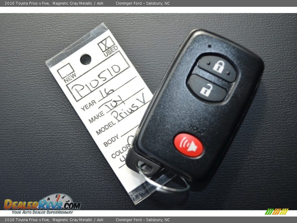 2016 Toyota Prius v Five Magnetic Gray Metallic / Ash Photo #29