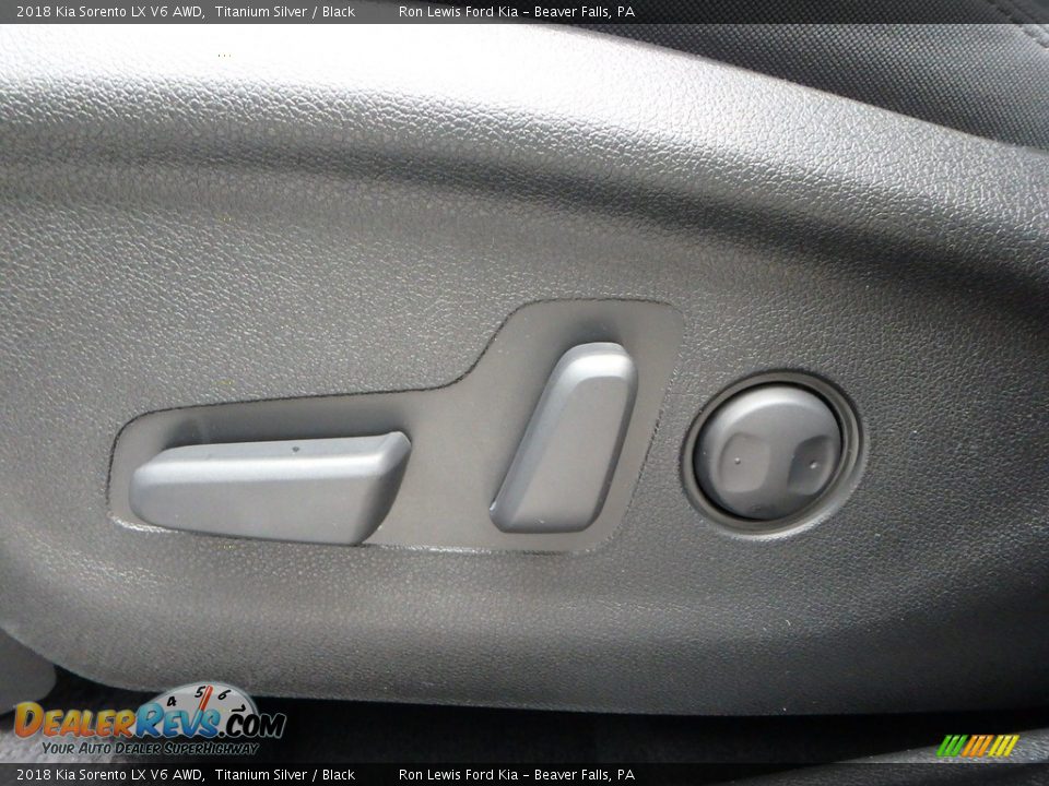 2018 Kia Sorento LX V6 AWD Titanium Silver / Black Photo #16