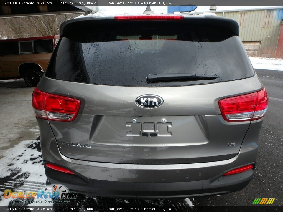 2018 Kia Sorento LX V6 AWD Titanium Silver / Black Photo #4