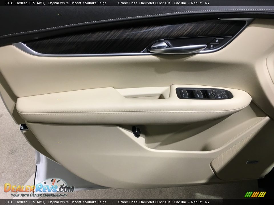 2018 Cadillac XT5 AWD Crystal White Tricoat / Sahara Beige Photo #11