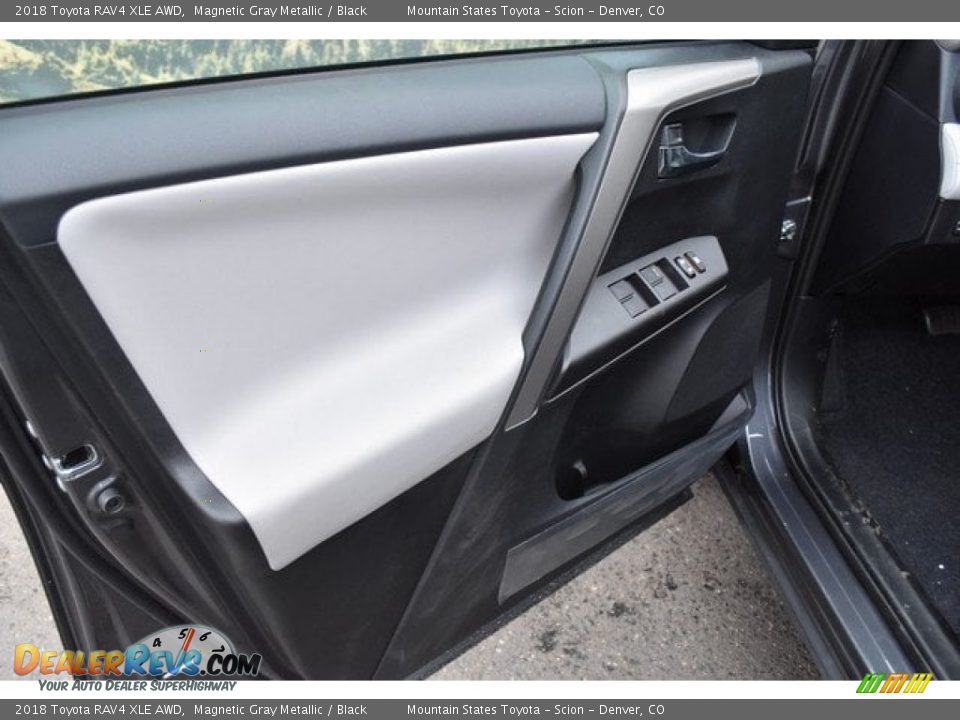 2018 Toyota RAV4 XLE AWD Magnetic Gray Metallic / Black Photo #14
