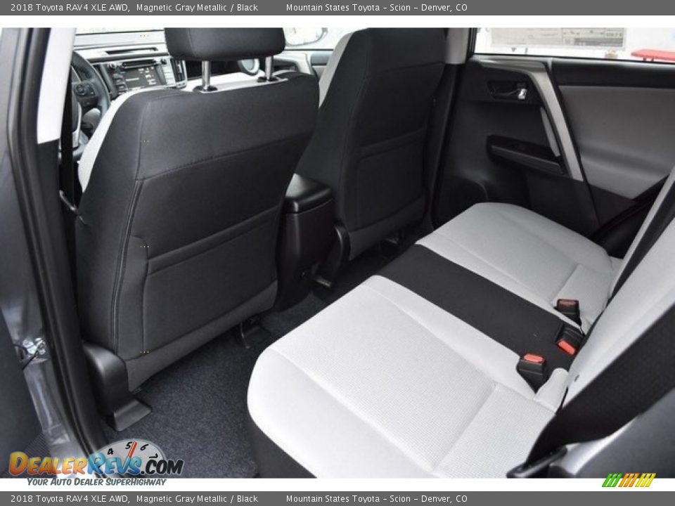 2018 Toyota RAV4 XLE AWD Magnetic Gray Metallic / Black Photo #15