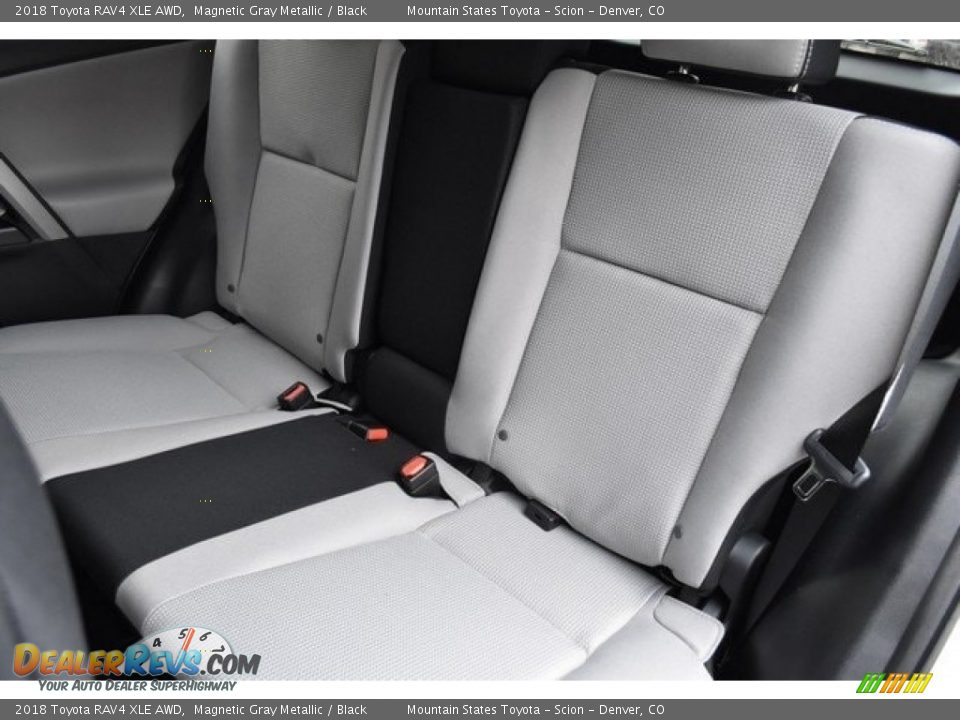 2018 Toyota RAV4 XLE AWD Magnetic Gray Metallic / Black Photo #17
