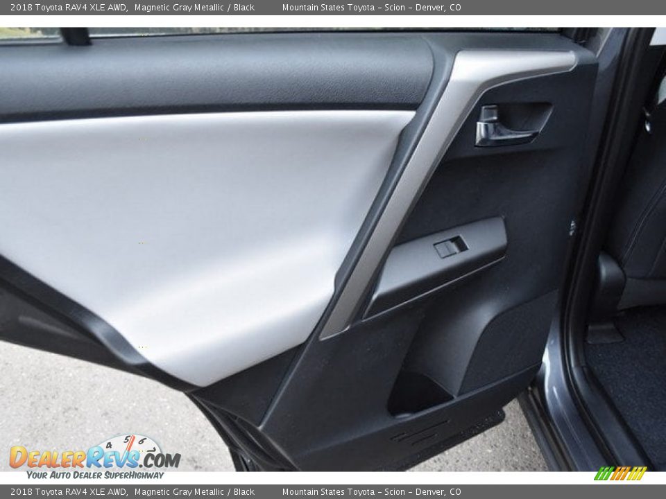 2018 Toyota RAV4 XLE AWD Magnetic Gray Metallic / Black Photo #18