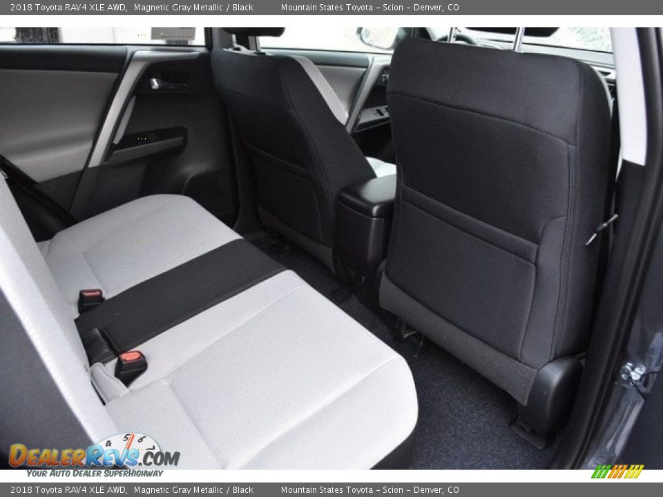2018 Toyota RAV4 XLE AWD Magnetic Gray Metallic / Black Photo #20