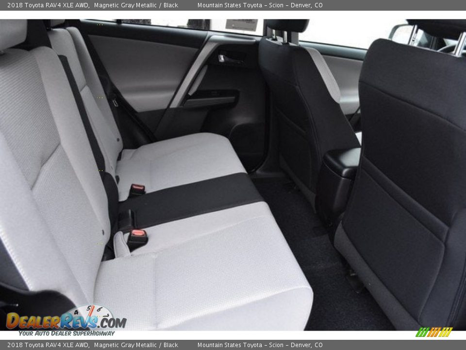 2018 Toyota RAV4 XLE AWD Magnetic Gray Metallic / Black Photo #21