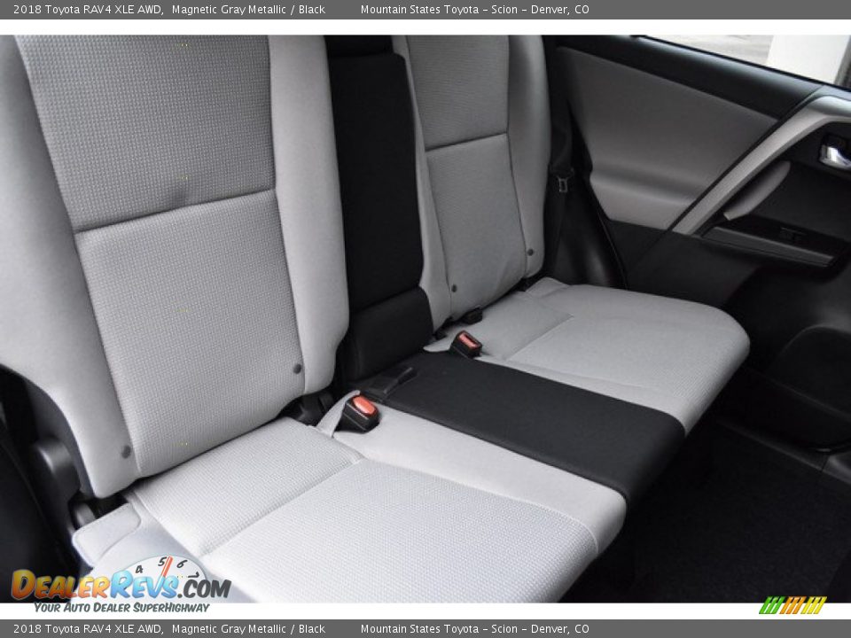 2018 Toyota RAV4 XLE AWD Magnetic Gray Metallic / Black Photo #22
