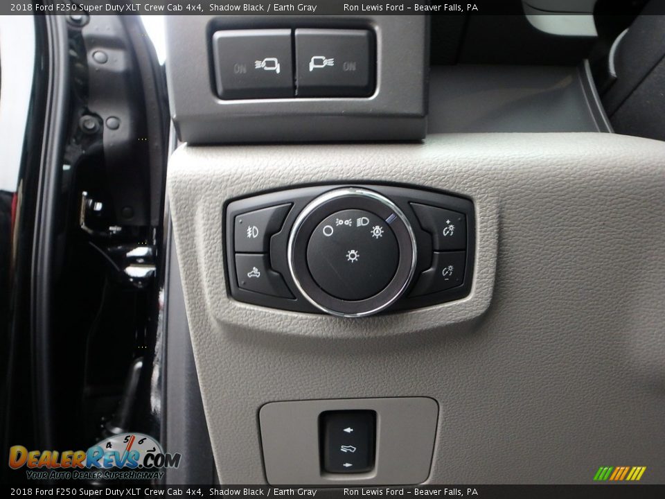2018 Ford F250 Super Duty XLT Crew Cab 4x4 Shadow Black / Earth Gray Photo #16