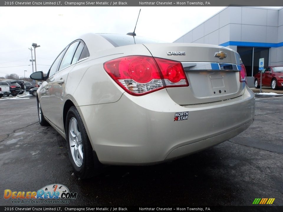 2016 Chevrolet Cruze Limited LT Champagne Silver Metallic / Jet Black Photo #5