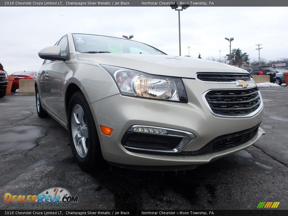 2016 Chevrolet Cruze Limited LT Champagne Silver Metallic / Jet Black Photo #12