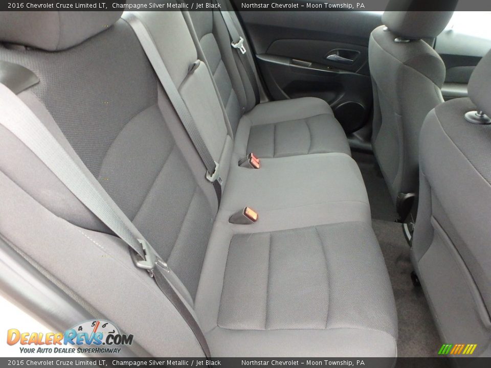 2016 Chevrolet Cruze Limited LT Champagne Silver Metallic / Jet Black Photo #18