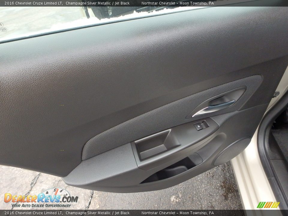 2016 Chevrolet Cruze Limited LT Champagne Silver Metallic / Jet Black Photo #23