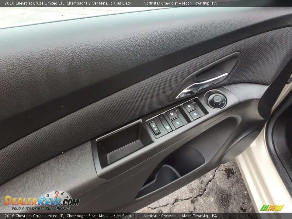 2016 Chevrolet Cruze Limited LT Champagne Silver Metallic / Jet Black Photo #24
