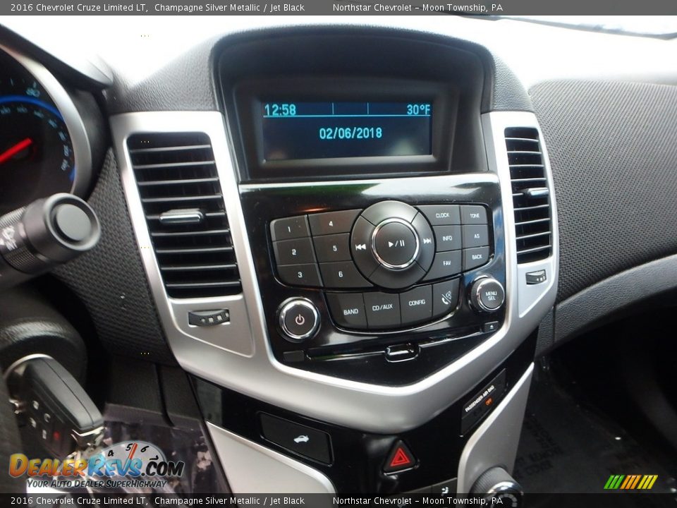 2016 Chevrolet Cruze Limited LT Champagne Silver Metallic / Jet Black Photo #28