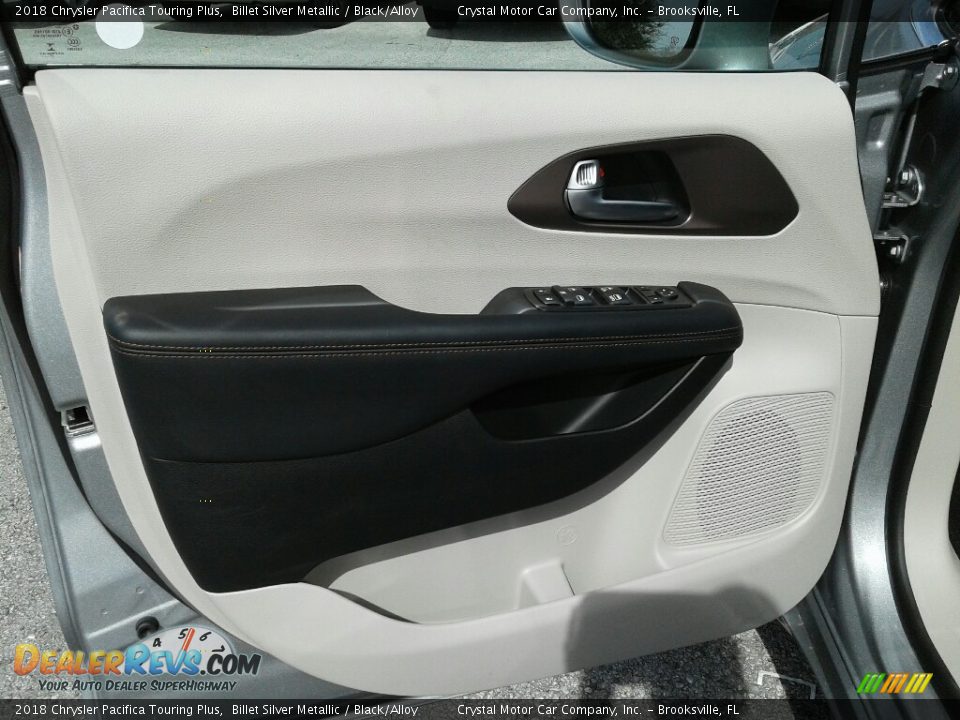 2018 Chrysler Pacifica Touring Plus Billet Silver Metallic / Black/Alloy Photo #18