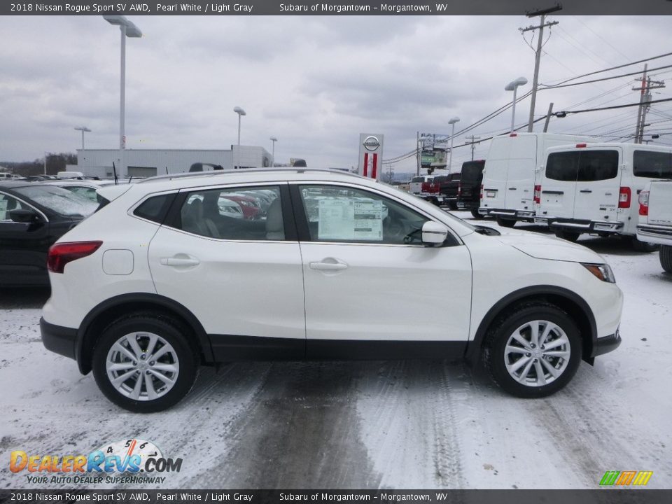 Pearl White 2018 Nissan Rogue Sport SV AWD Photo #3