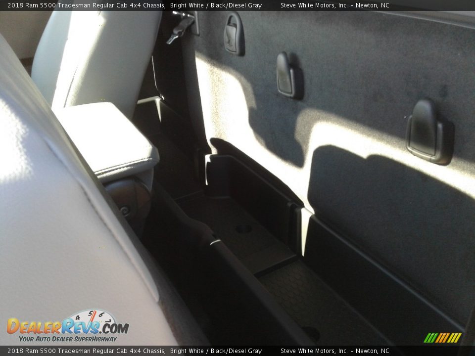 2018 Ram 5500 Tradesman Regular Cab 4x4 Chassis Bright White / Black/Diesel Gray Photo #12