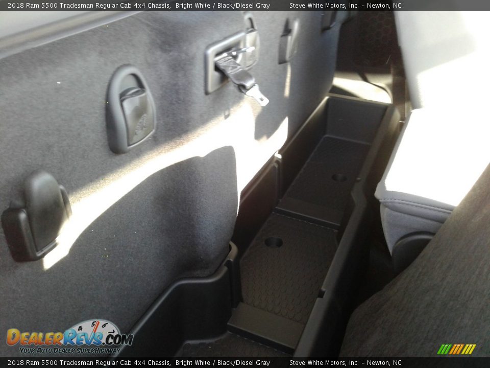 2018 Ram 5500 Tradesman Regular Cab 4x4 Chassis Bright White / Black/Diesel Gray Photo #13