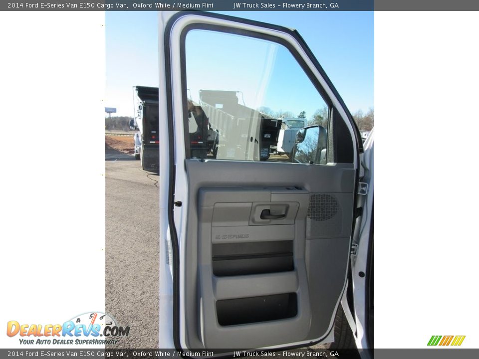 2014 Ford E-Series Van E150 Cargo Van Oxford White / Medium Flint Photo #34