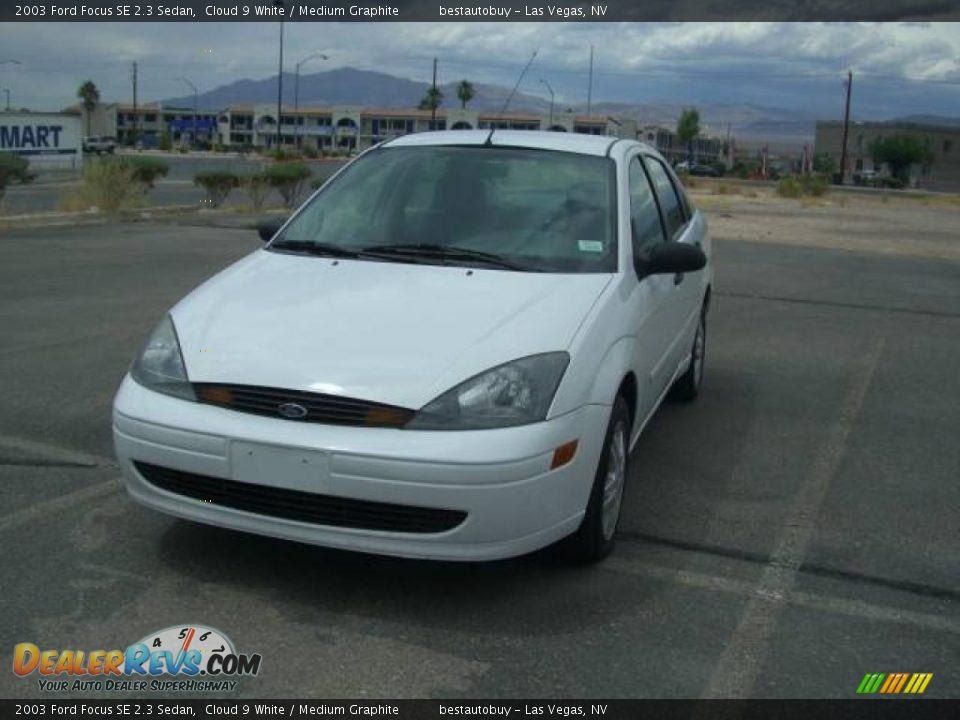 2003 Ford Focus SE 2.3 Sedan Cloud 9 White / Medium Graphite Photo #2