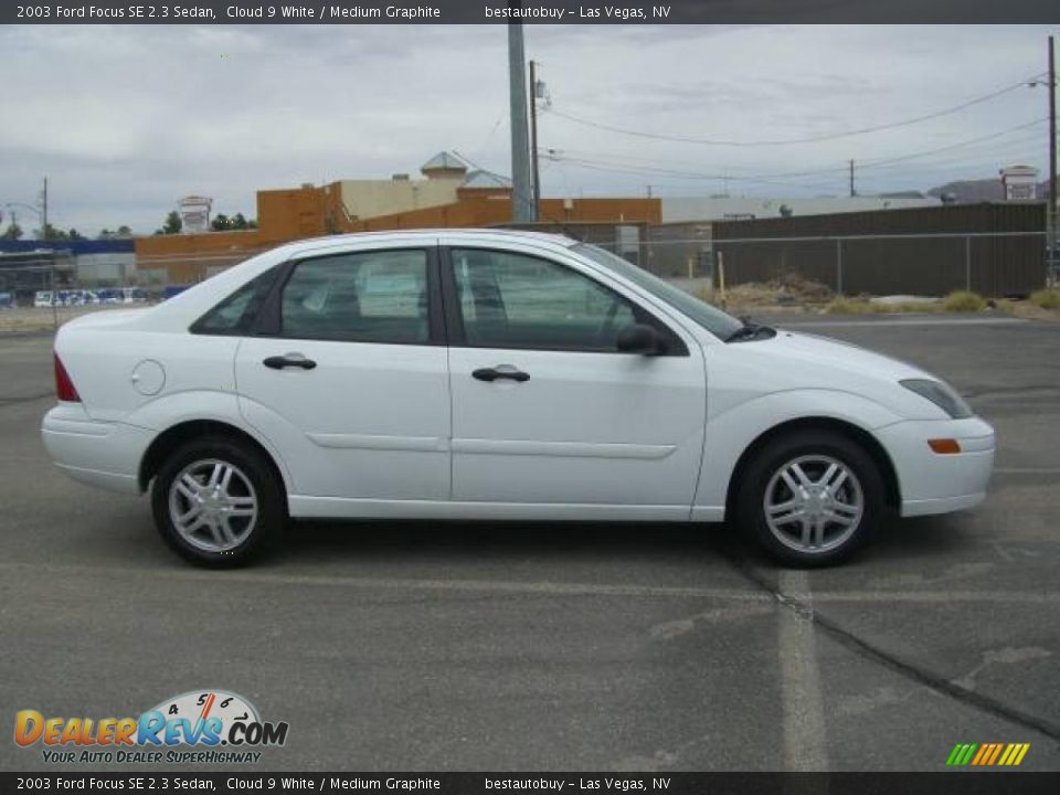 2003 Ford Focus SE 2.3 Sedan Cloud 9 White / Medium Graphite Photo #6