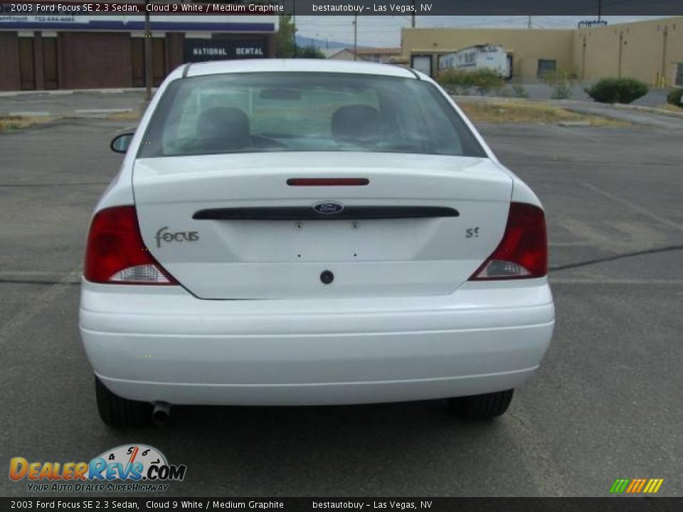 2003 Ford Focus SE 2.3 Sedan Cloud 9 White / Medium Graphite Photo #9